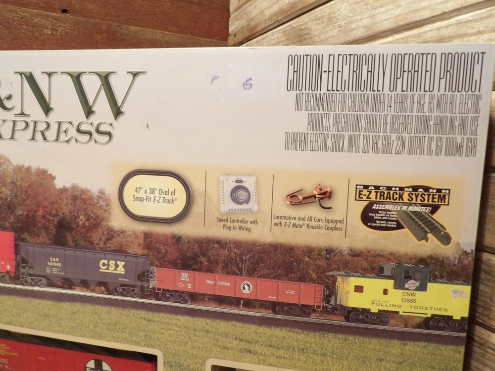 Bachmann HO scale C&NW EXPRESS Train Set New In packaging, Never Opened
