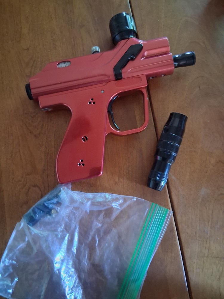 Bob Long Defiant 2 Paintball Gun Marker Red Untested