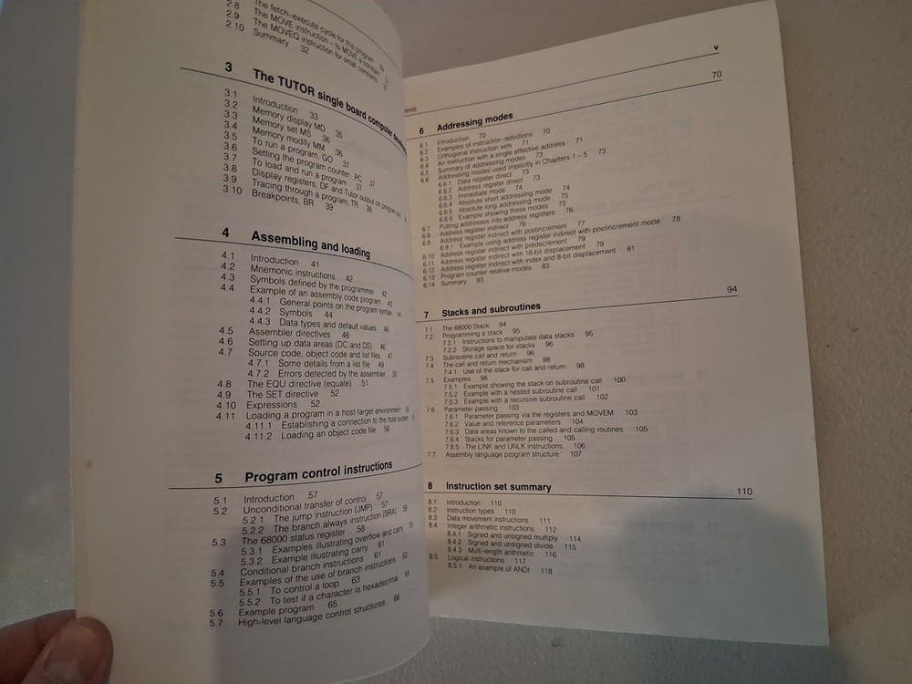 Motorola MC68000 Processor Memory & Interfacing Book 1986 Jean Bacon Vintage CPU