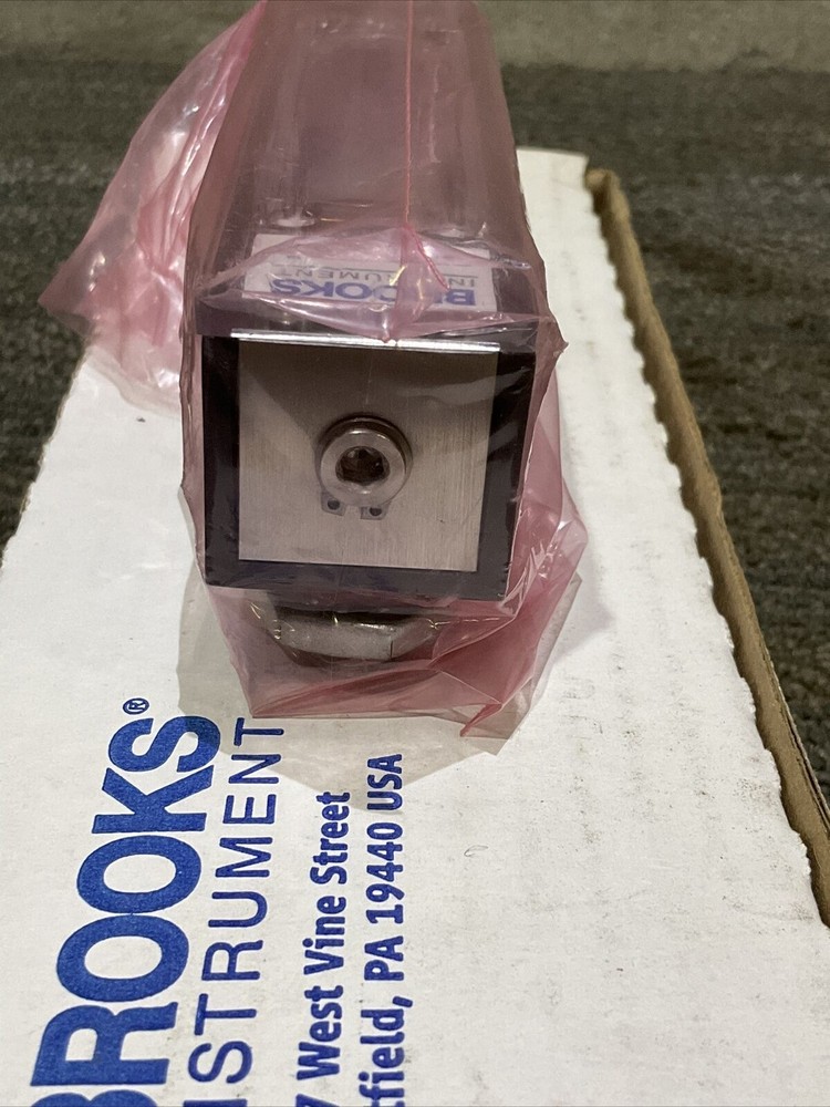BROOKS INSTRUMENT 1350GAH3CBFA1AAA ROTOR FLOW METER 678