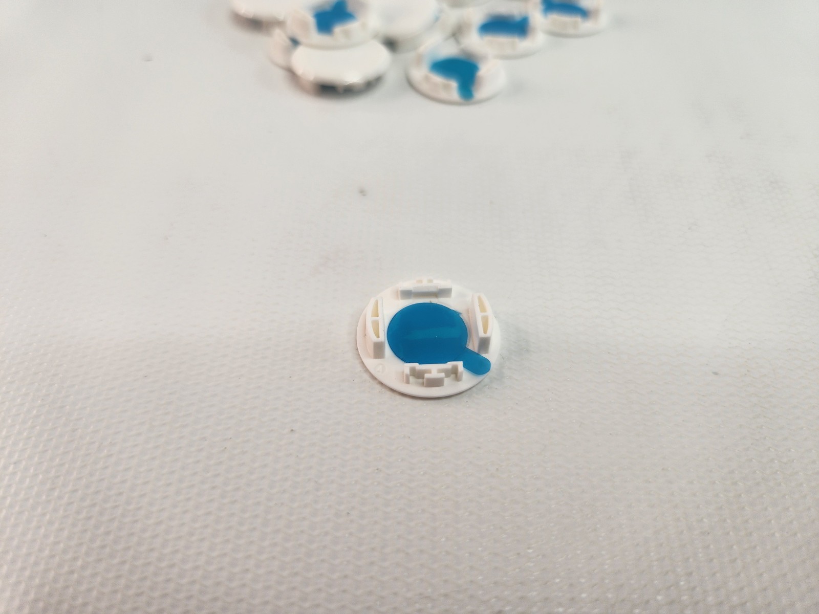 (1) Magnetic Cap August Smart Lock Doorsense White Brand New Part