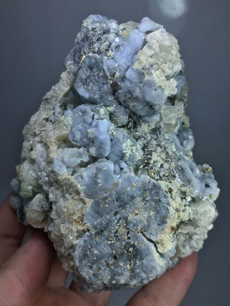 1030 GM Fluorescent,Phosphorescent Hackmanite on matrix Sar e Sang Afghanistan