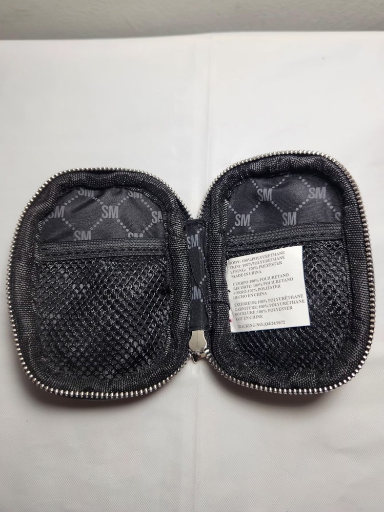 Steve Madden Wireless Earbud Case