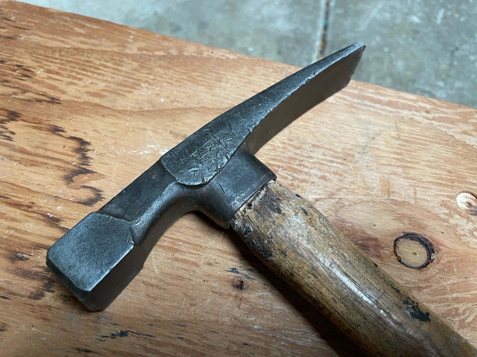 Vintage Vaughan Super Steel Stone Mason Brick Layer Masonry Hammer 16 oz