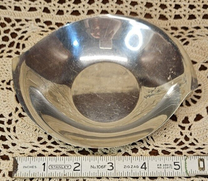 Vintage Heirloom by Oneida Silver Plate Shallow Bowl Dish Abstract Shape