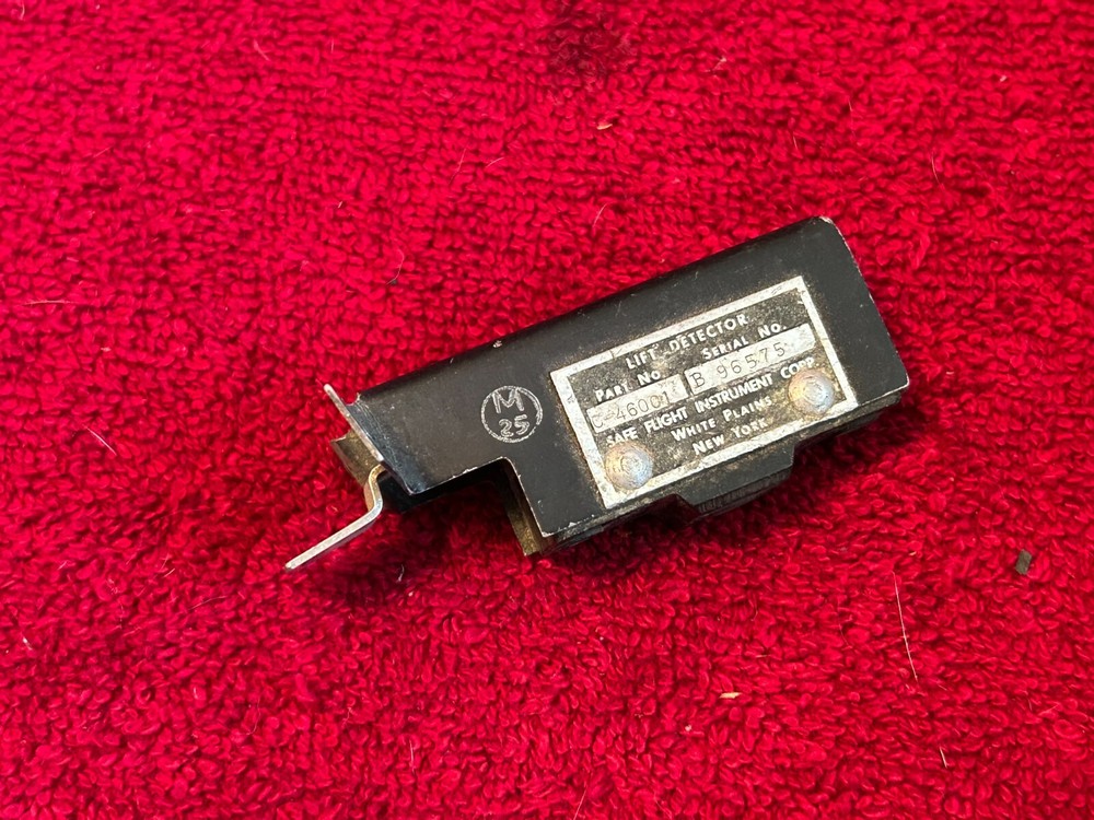 SAFE FLIGHT INSTRUMENT LIFT DETECTOR P/N C-46001 MISSING PIECE