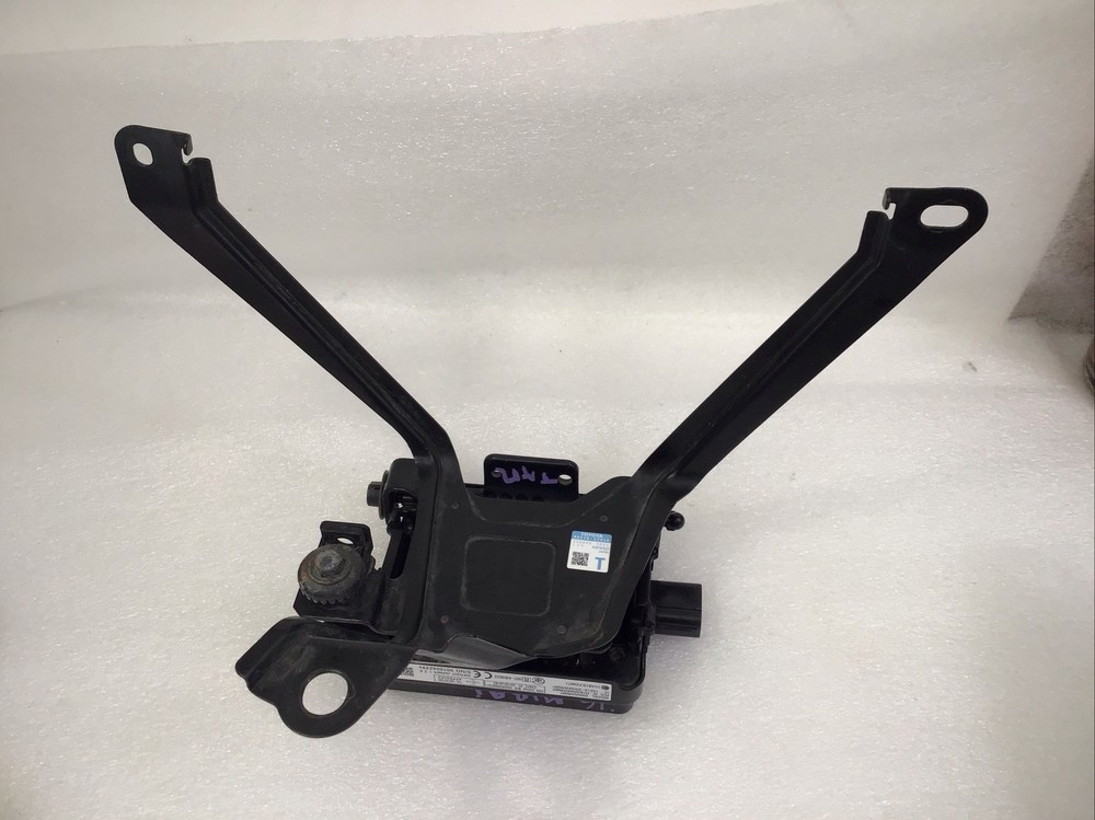 2016-2018 TOYOTA MIRAI CRUISE CONTROL DISTANCE SENSOR RADAR MODULE MISSING CLIPS
