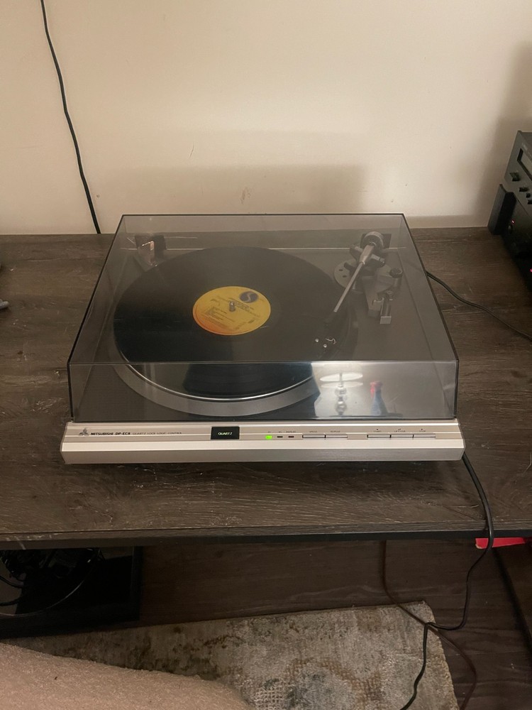 Mitsubishi DP-EC8 Quartz Lock Turntable