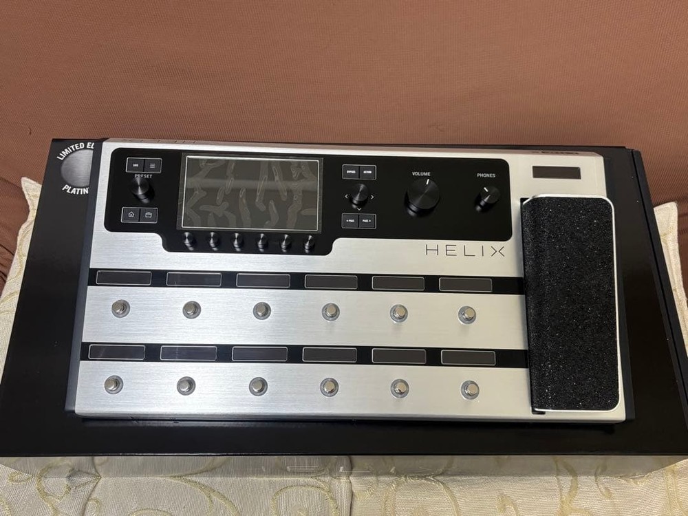 LINE 6 HELIX PLATINUM Effects Pedal