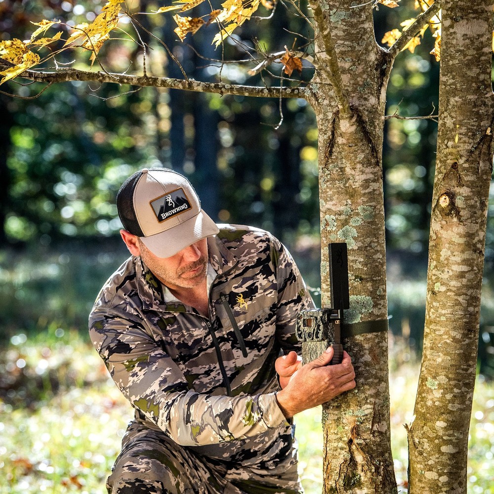 Browning Trail Camera - Defender Wireless Vision Pro HD AI 46MP Bundle