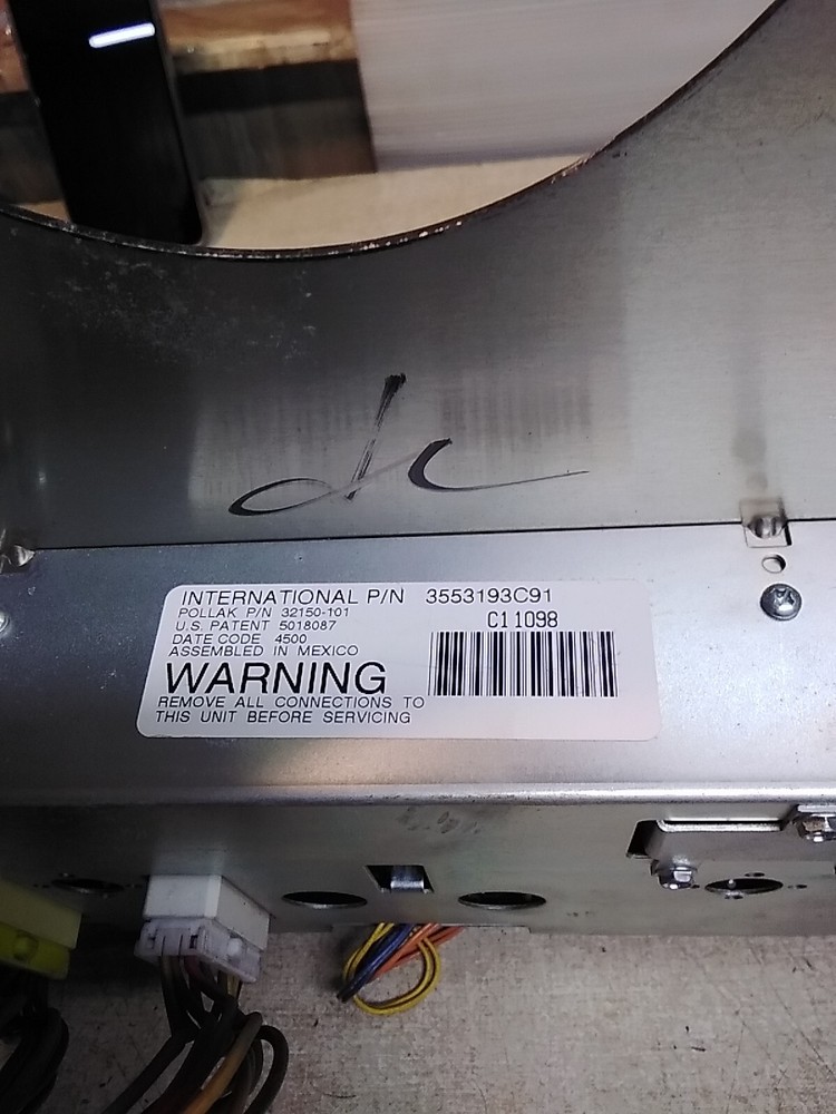 International 3553193C91 Speedometer Instrument Cluster