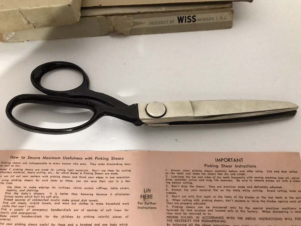 Vintage Wiss Pinking Shears Model C with box