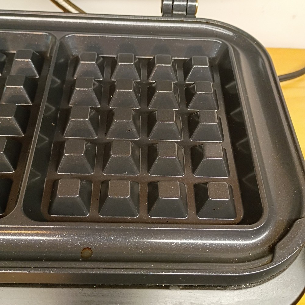 Calphalon Precision Control Waffle Maker CKCLWF3 Tested & Very Clean