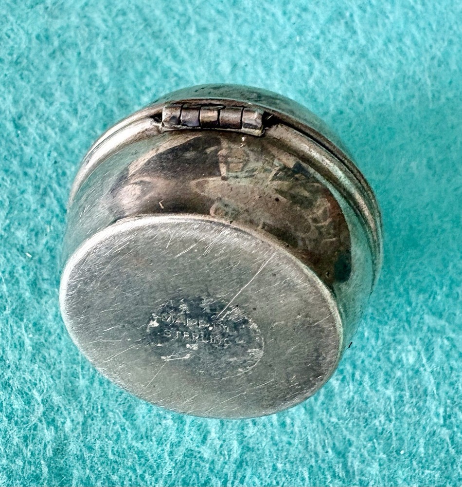 VINTAGE STERLING SILVER LARGE RING & BOX Mappin & Webb