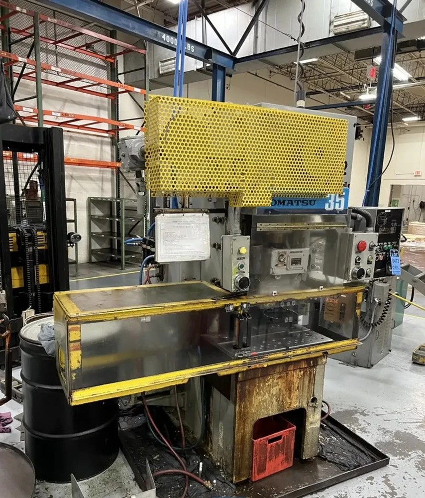 38.5 TON KOMATSU "OBS-35-3" OPEN BACK VARIABLE-SPEED GAP FRAME PRESS - #30833