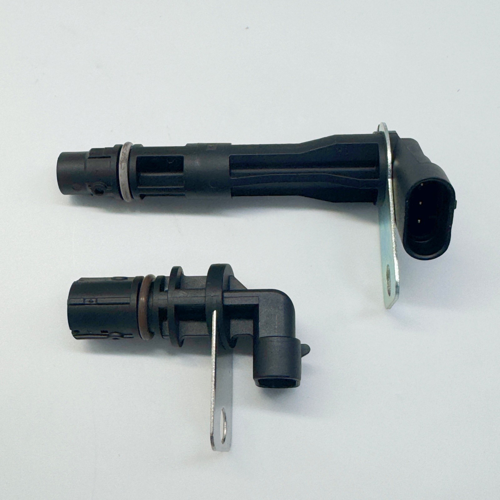 Camshaft Crankshaft Position Sensor For Chevy Silverado GMC 5.3L 6.0L 12561211