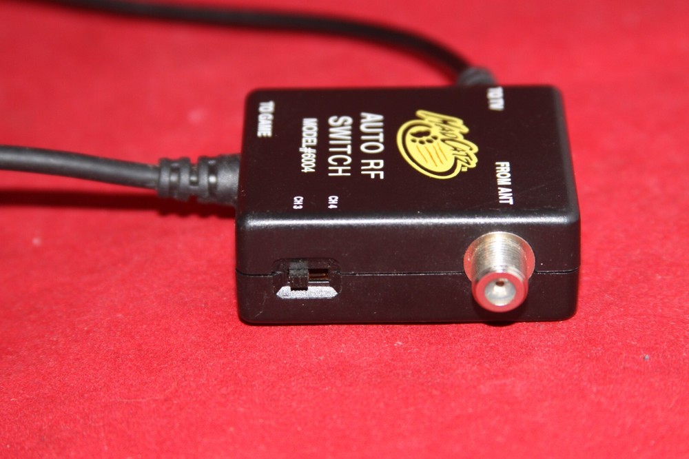 MadCatz Auto RF Switch, Model #6004 (PlayStation, PS, GameCube, Xbox)