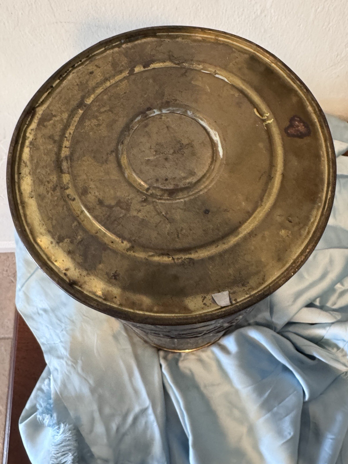 Lombard Umbrella Stand Brass Embossed Relief Colonial Pub Scene England 15" Tall