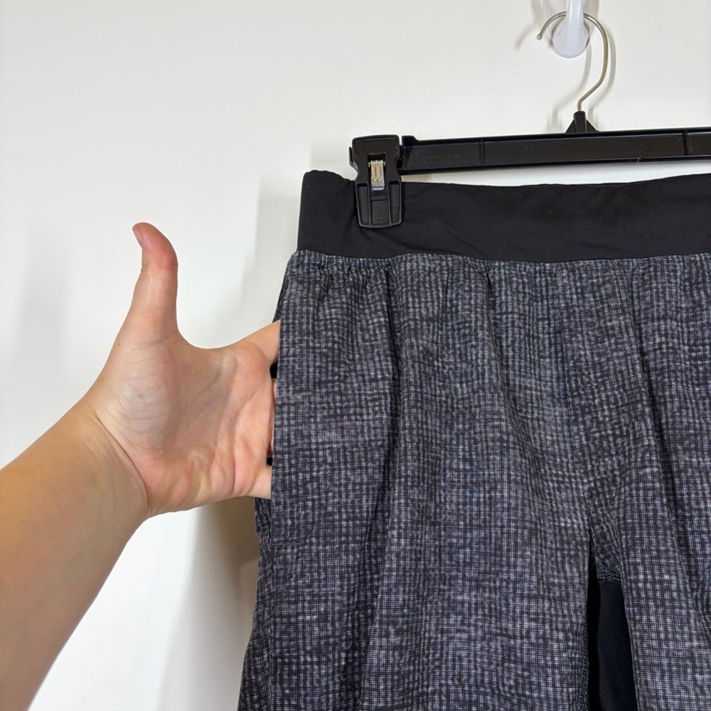 Lululemon T.H.E. Short Linerless 11" Size Small