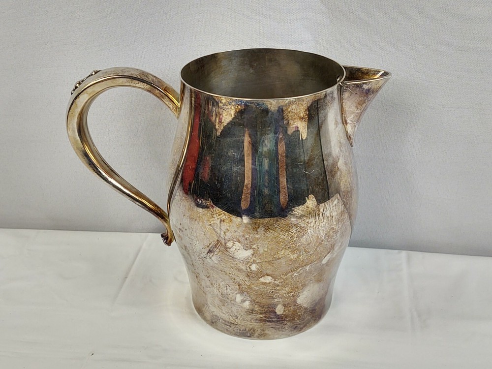 Vintage Oneida U.S.A. Silver Plate Pitcher With Ice Lip