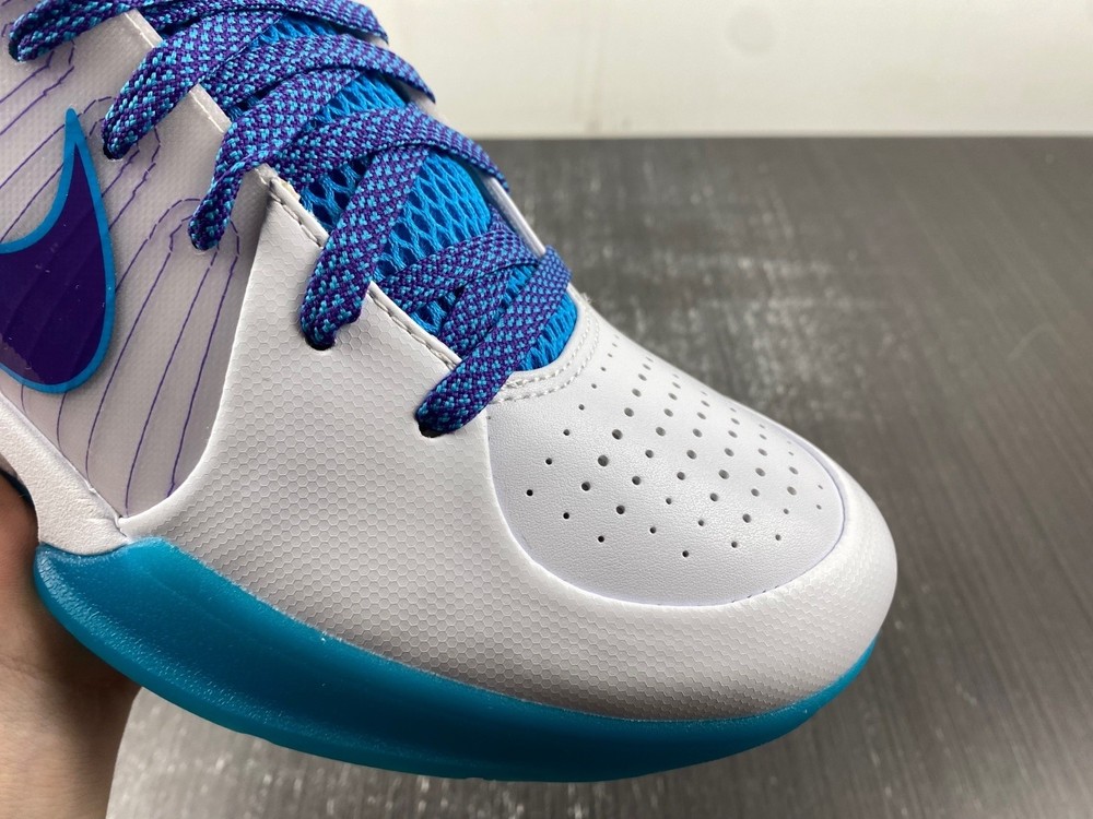 AV6339-100 Kobe 4 Protro Draft Day 2019. DS