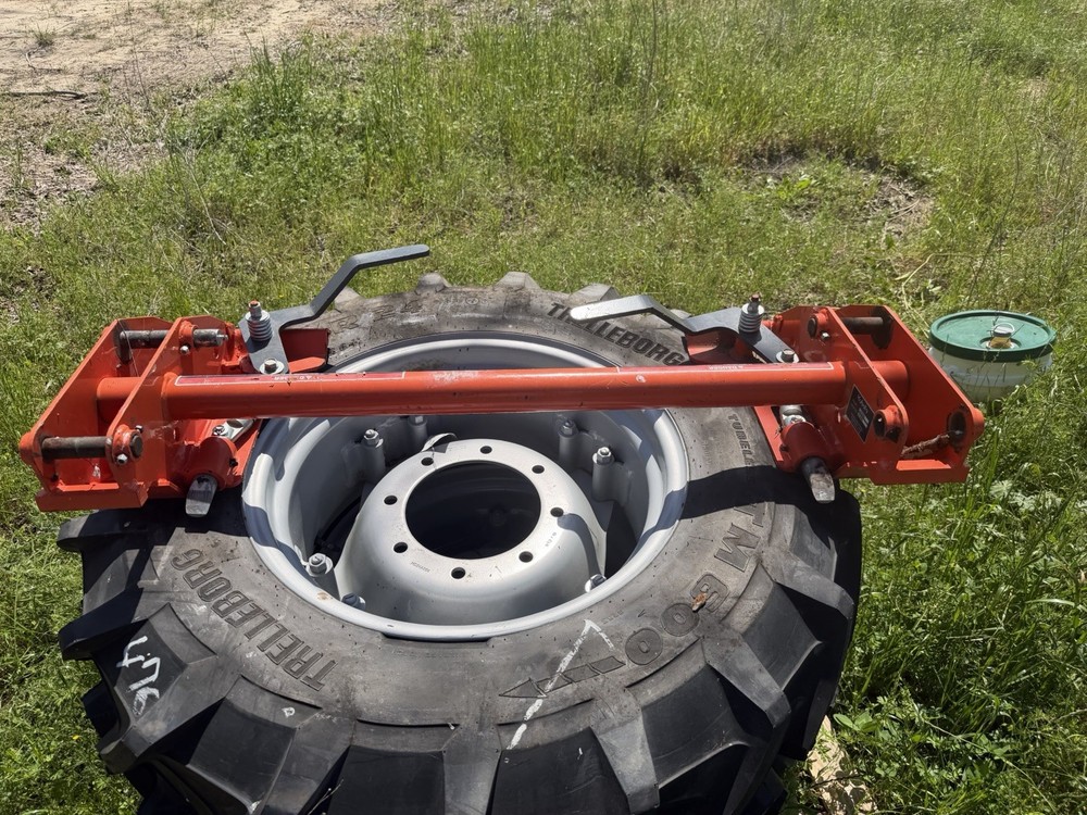 Kubota L2230A Quick Hitch Attachment