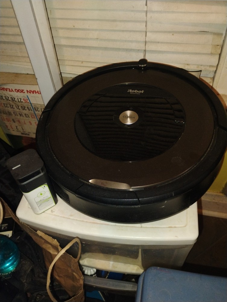 I Robot Roomba Floor Cleaner