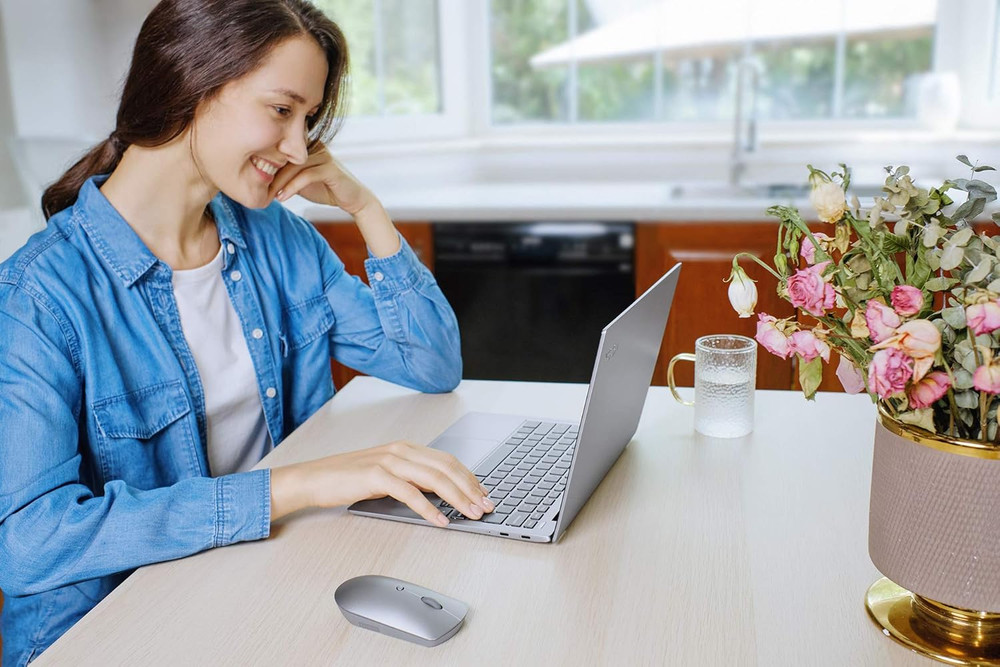 Lenovo 600 Bluetooth Silent Mouse, Blue Optical Sensor, Adjustable DPI, 4 Button