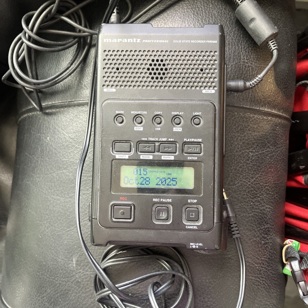 Marantz PMD 660 recorder with 5V power supply
