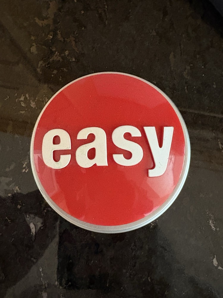 Staples "Easy" button talks and says, "That was easy" includes batteries
