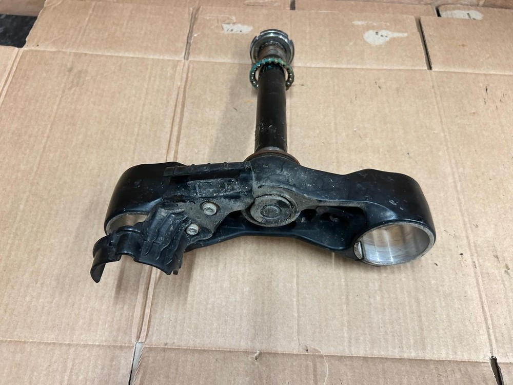 2019 KTM Duke 125 Lower Bottom Yoke Fork Clamp