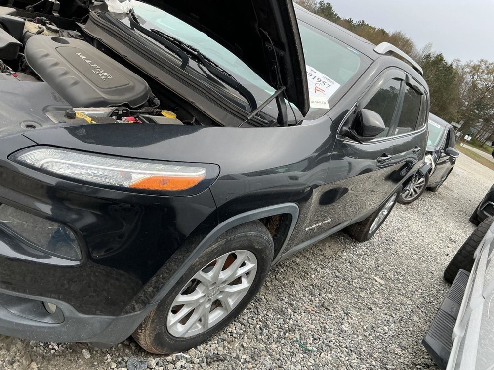 CHEROKEE 2014 Glove Box 5000174