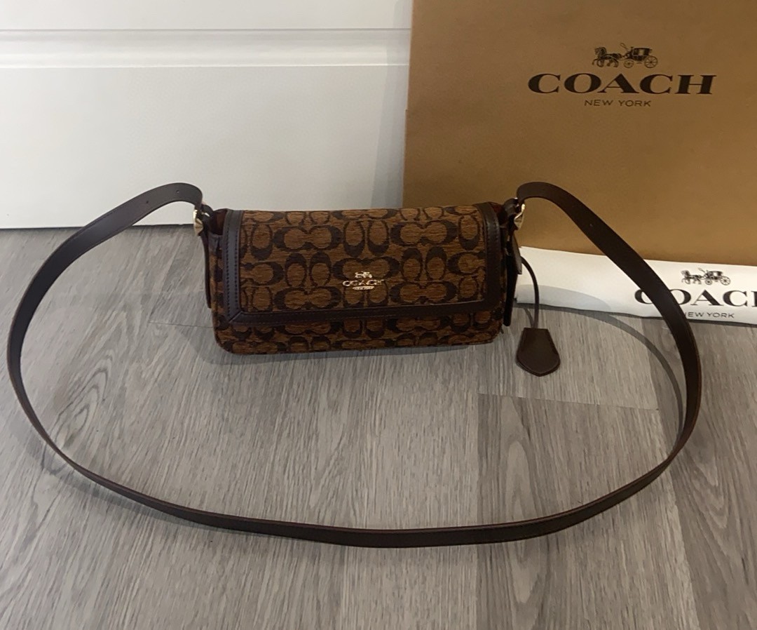 Shoulder Bag Small Flap Signature Chenille Brass/Trüf CCV65 NWT-