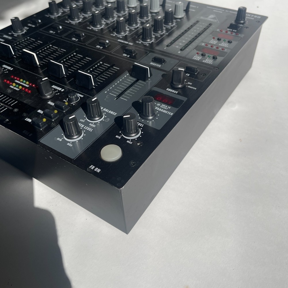 Behringer DJX750 Pro Mixer- Excelent Condition