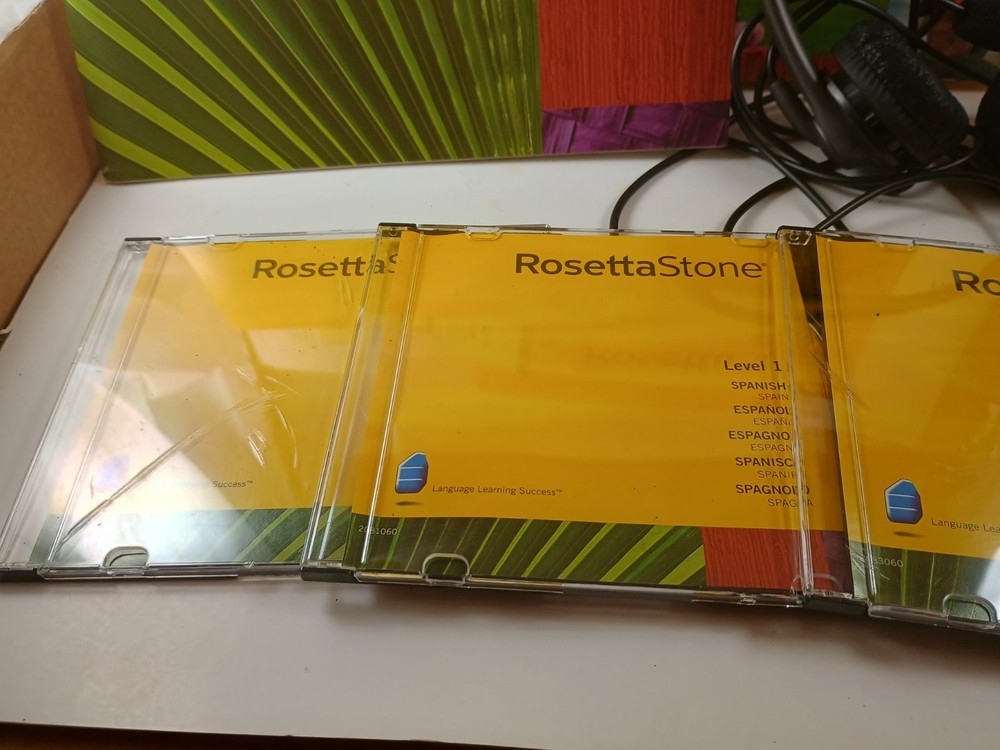 Rosetta Stone Spanish Level 1 2 &3 Version 4 CDs for PC and Mac with headset