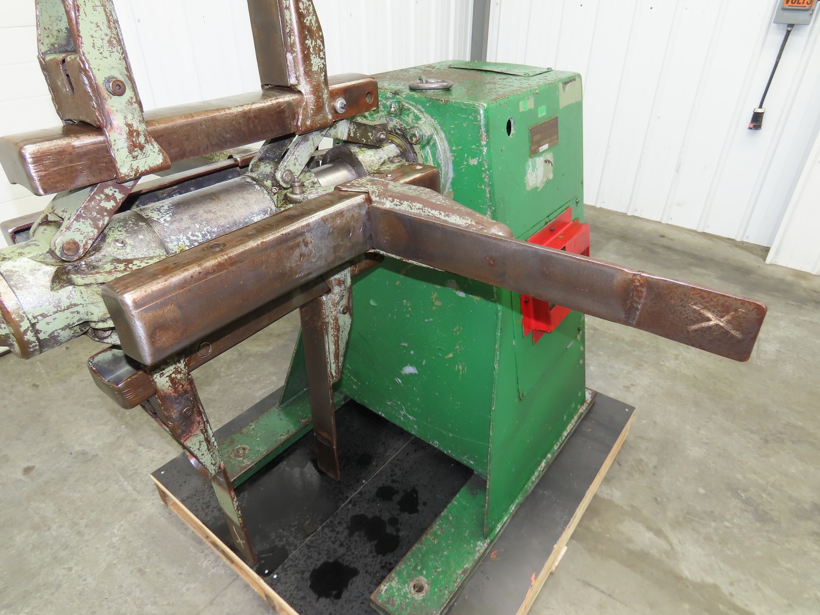 FJ Littell Machine No 20-18 Coil Stock Uncoiler 2000lbs 16-20" ID 18" W Decoiler