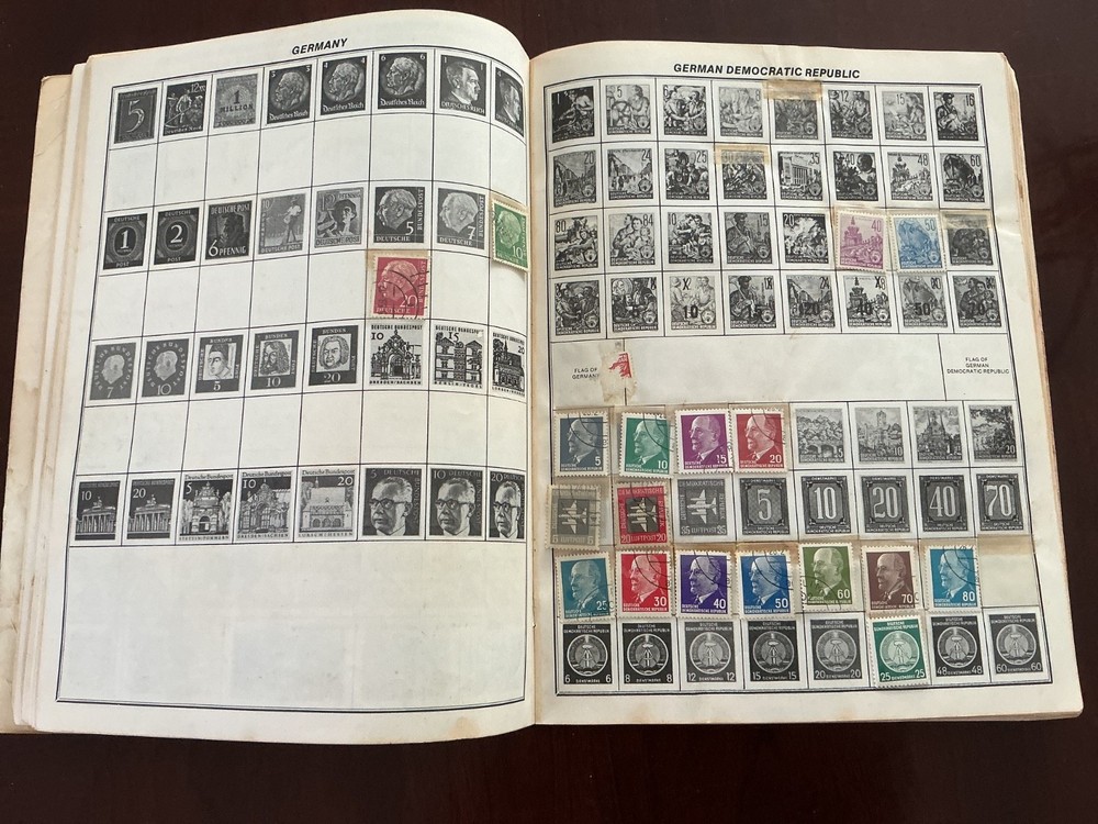 Vtg The Majestic Stamp Album 1973 Fully Illustrated Plus Many Stamps Mounted