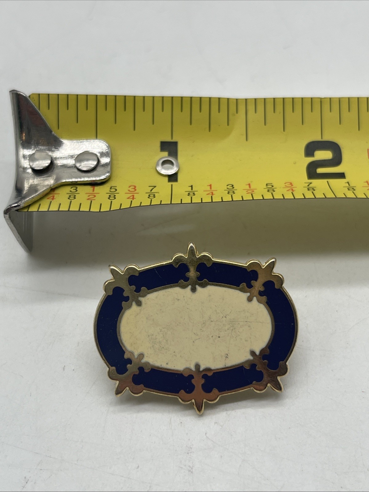 U.S. Military Army 2nd Military Police Company Pin DUI DI Blue White