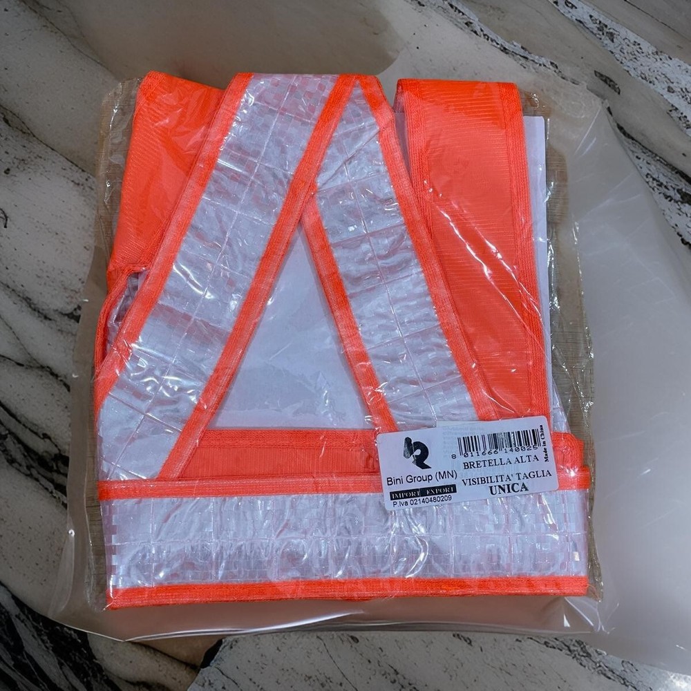 Emergency Road Safety Kit - Triangle + Reflective Vest
