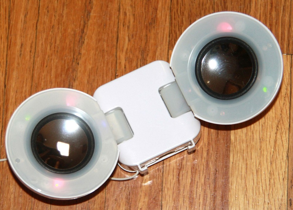 Portable wired speaker white ball folding blinking multicolored lights