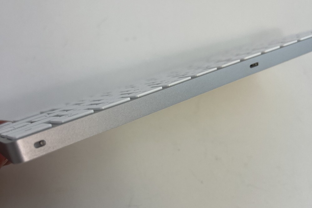 Apple Wireless Magic Keyboard A1644 Silver with white keys