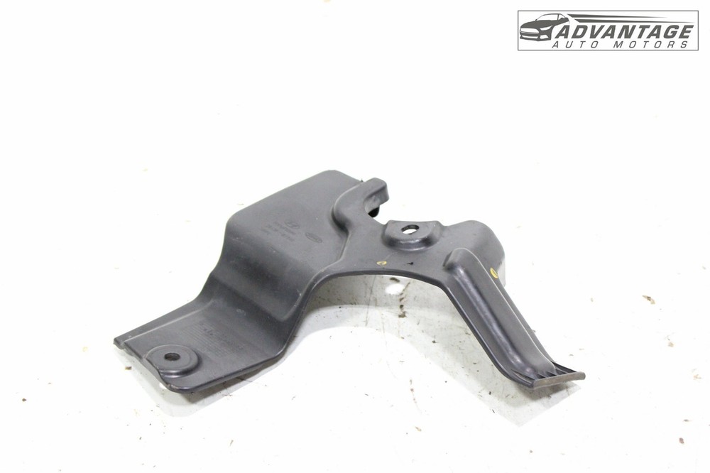 2018-2020 GENESIS G80 FRONT BUMPER LEFT SIDE COVER PANEL MOUNT BRACKET OEM
