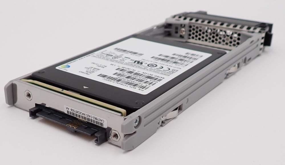 Fujitsu Eternus DX S3/S4 3.84TB SAS 12G 2.5" Solid State Drive SSD CA08226-E636