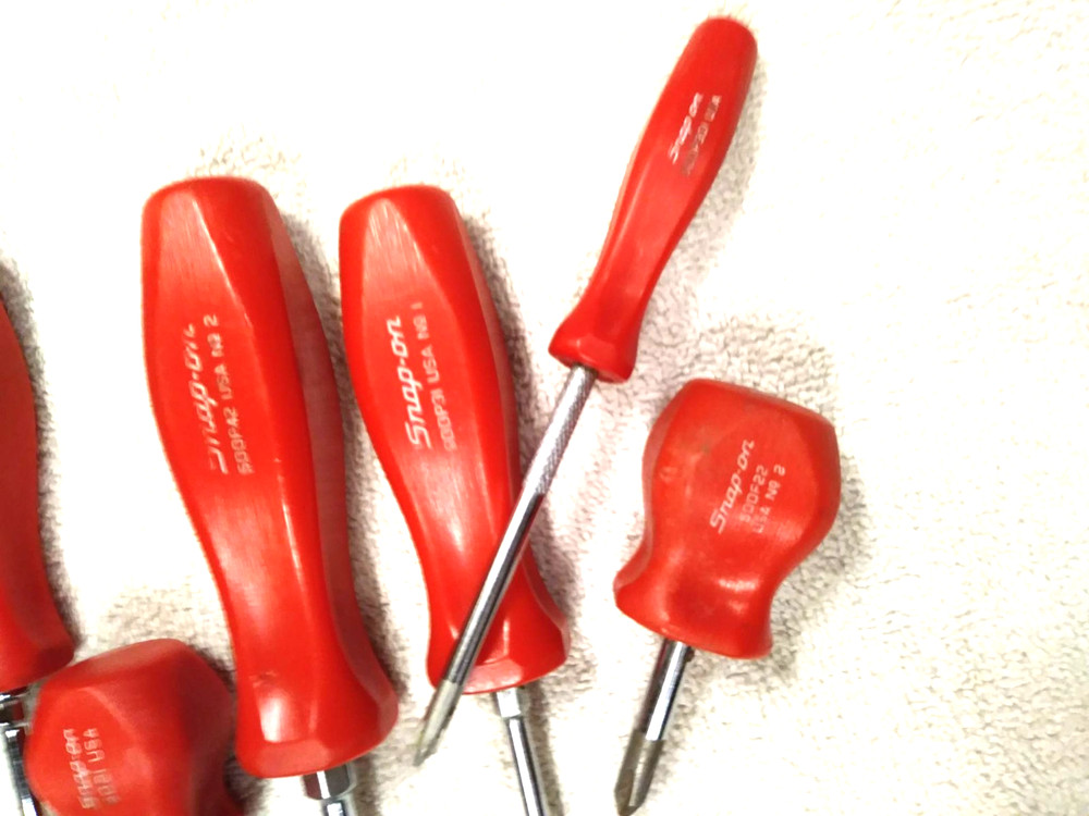 SNAP-ON HARD RED HANDLE COMBINATION 8 PC. SCREWDRIVER SET EXCELLENT CONDITION