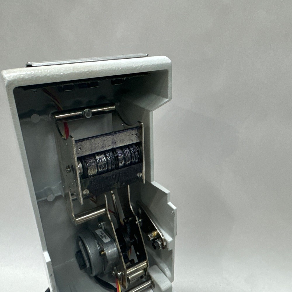 SIMPLEX MODEL 1605-9002 - Consecutive PAYROLL TIME & DATE RECORDER LED W/ Key!