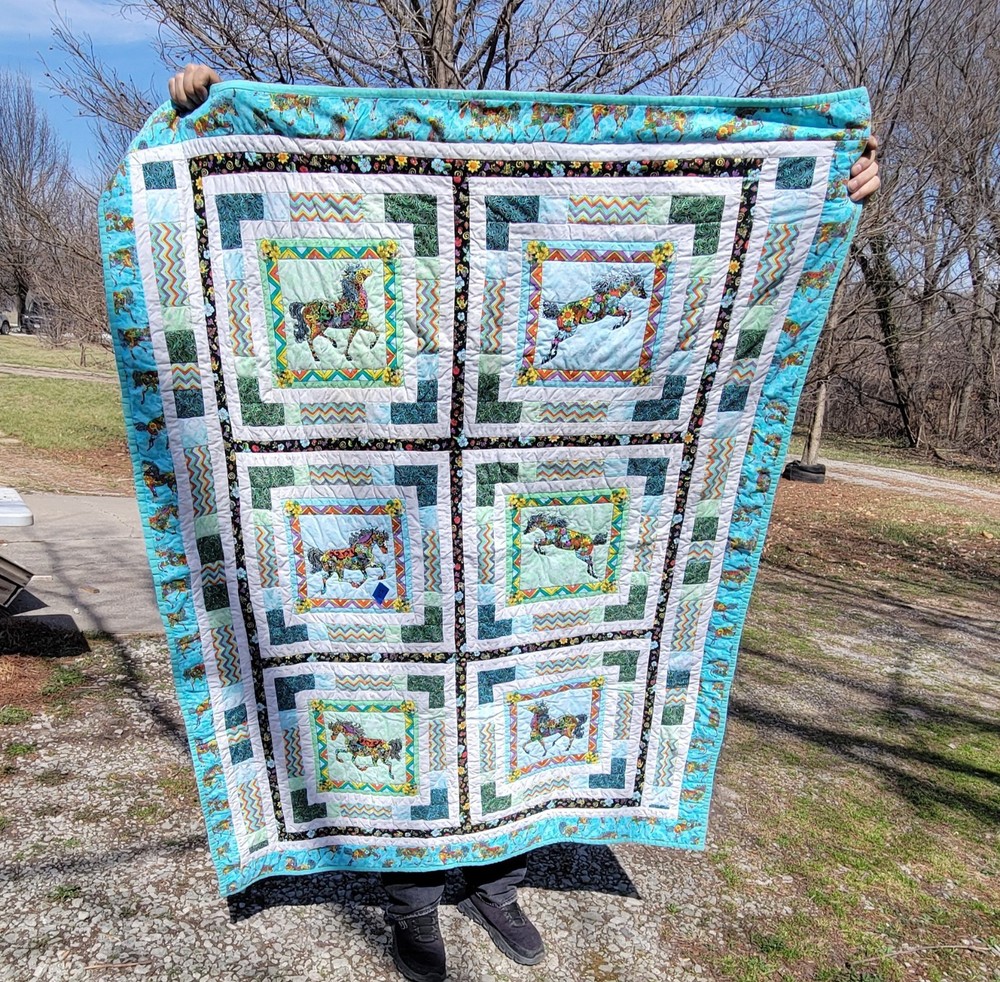 Quilt Painted Ponies Pattern 47.5 x 62"