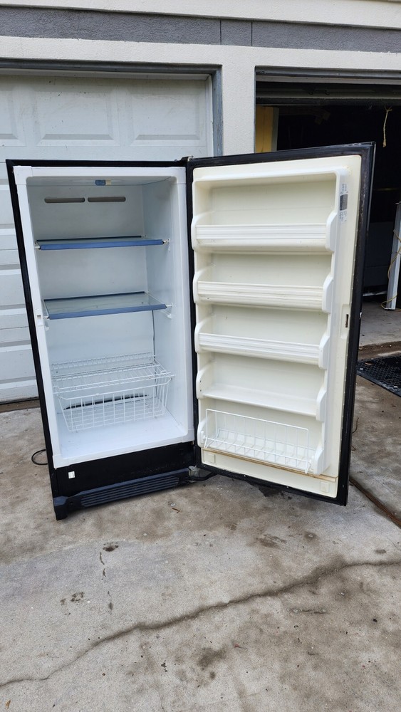 14 Cubic Ft upright freezer