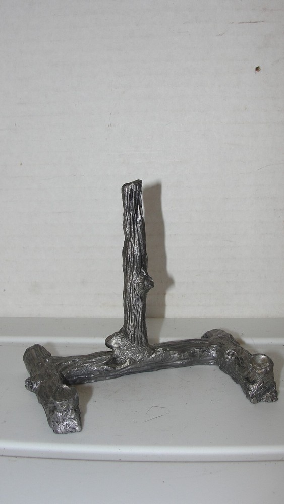 PEWTER PLATE / PICTURE STAND TREE BARK