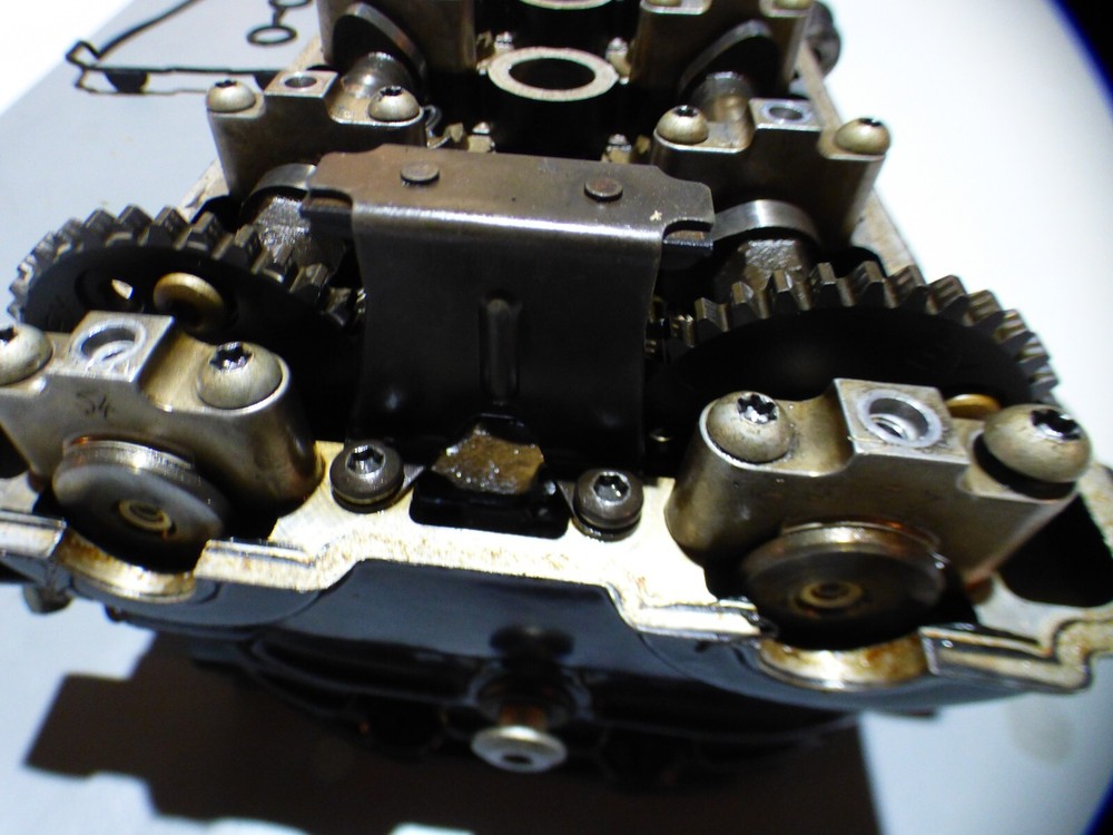 GENUINE TRIUMPH T509 COMPLETE CYLINDER HEAD