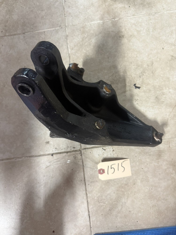 PETERBILT REAR CAB SUPPORT ,MOUNT, BRACKET SUSPENSION MOUNT 29 05987